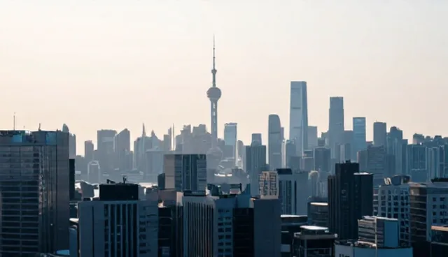 投资分析提示词的两种做法及实际取舍